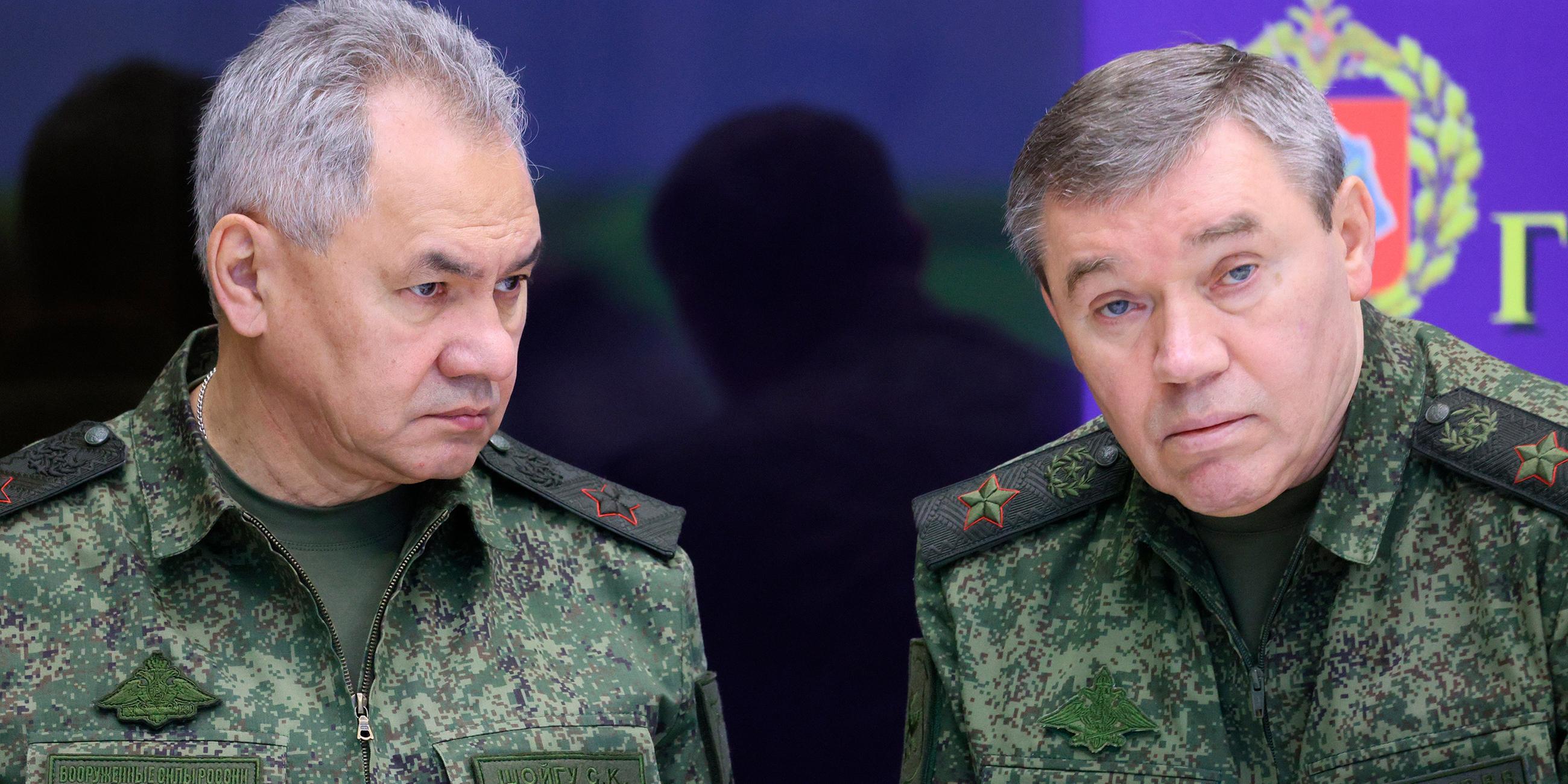 Sergej Schoigu (l) , Verteidigungsminister von Russland und Waleri Gerassimow