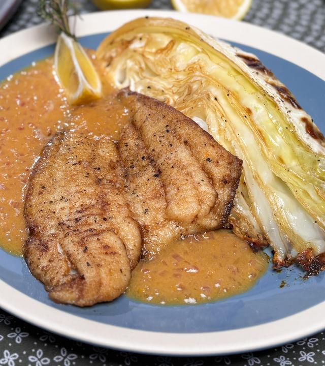 Schollenfilet mit geröstetem Spitzkohl