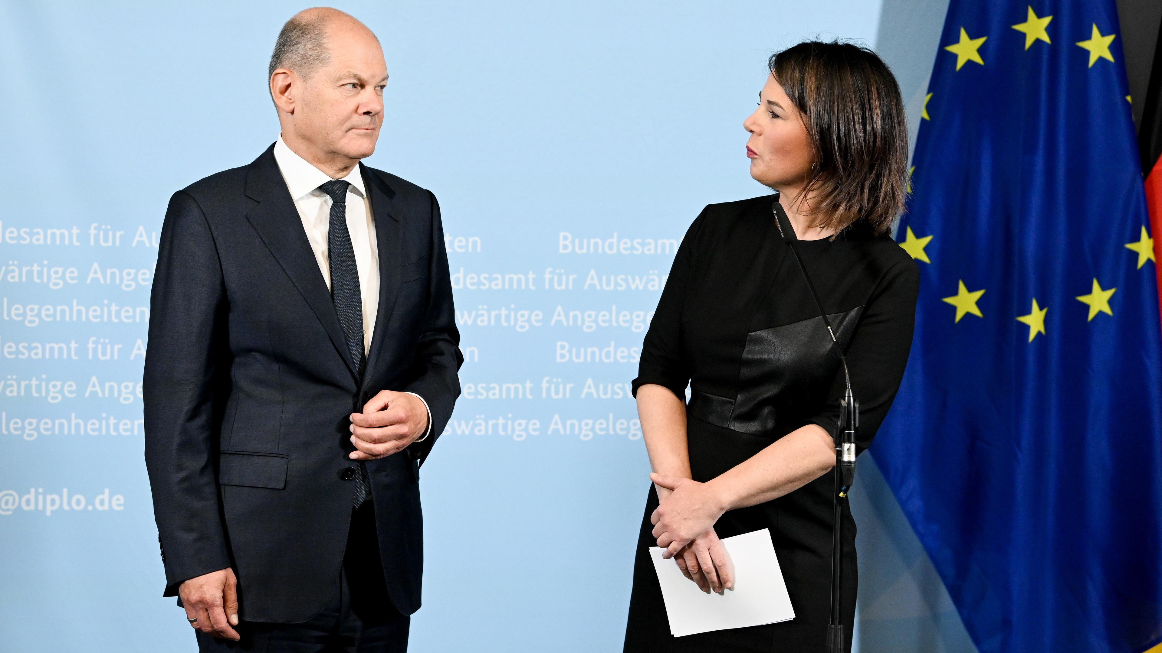 Bundeskanzler Olaf Scholz und Außenministerin Annalena Baerbock