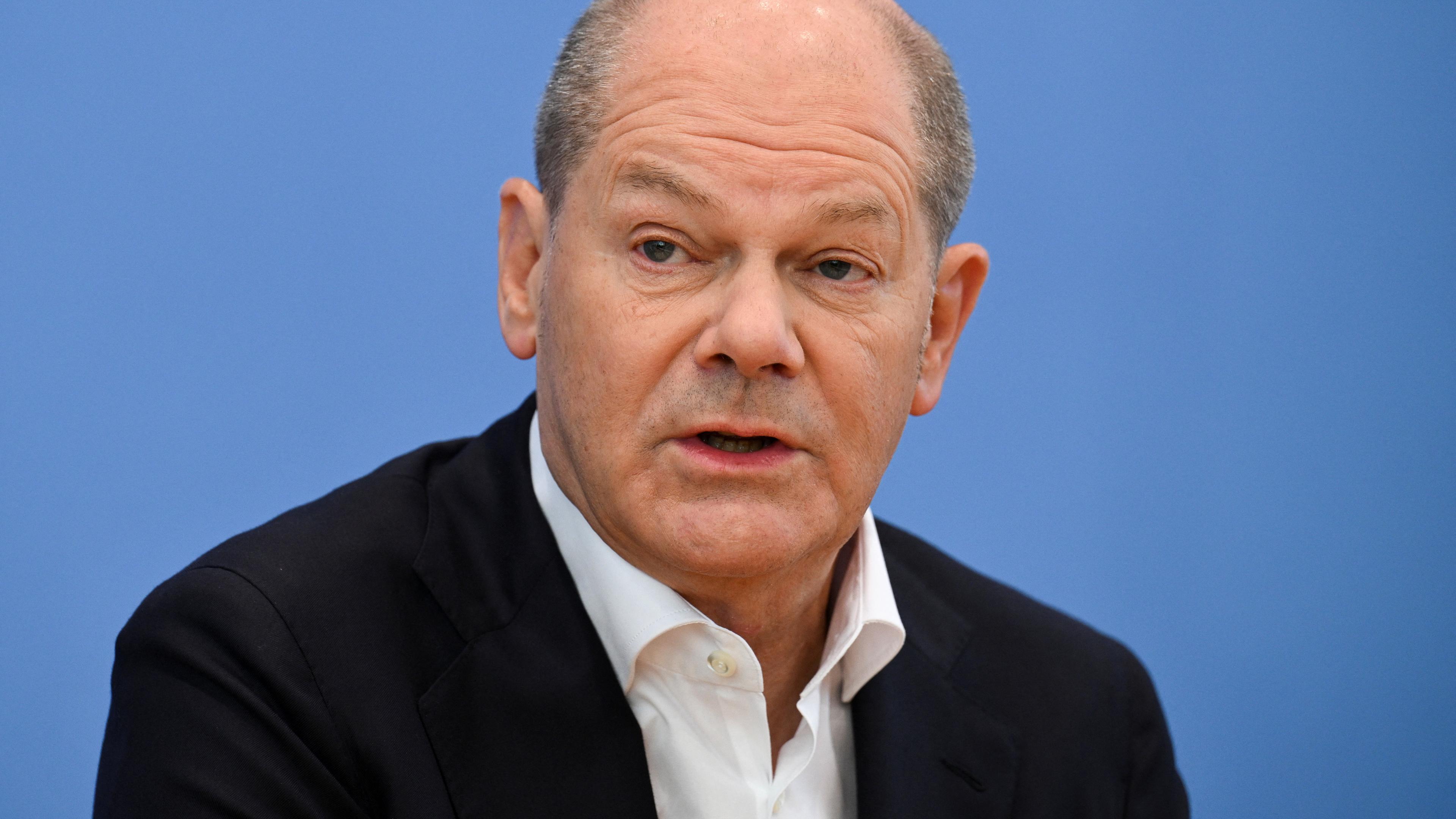 Bundeskanzler Olaf Scholz steht bei seiner Sommer-Pressekonferenz Rede und Antwort. (Archivbild)