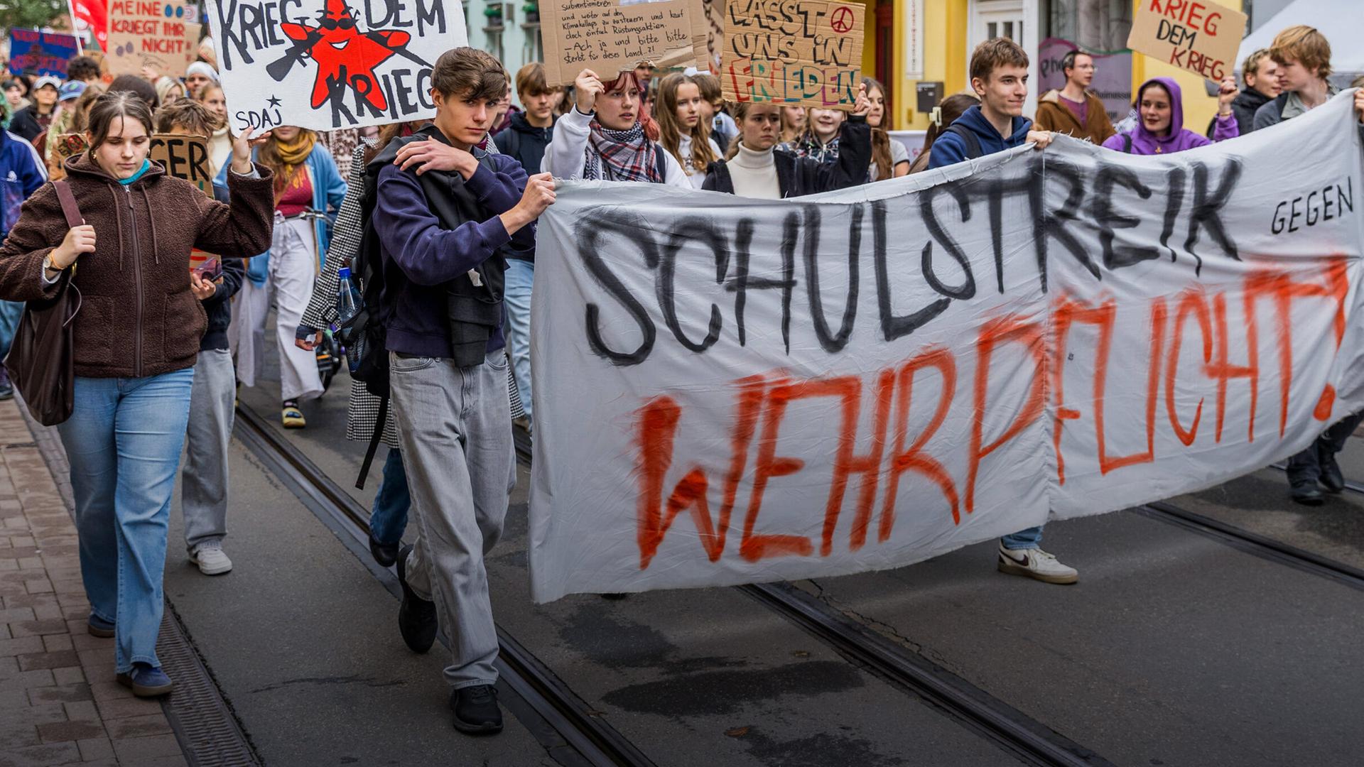 Schulstreik gegen Wehrpflicht
