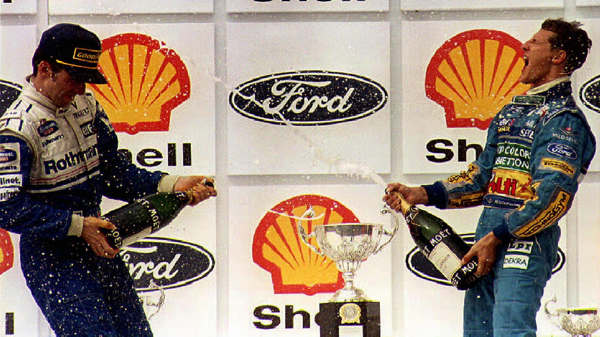 1995 folgt der zweite Titel. Schumachers großer Konkurrent in jener Zeit ist der Brite Damon Hill.