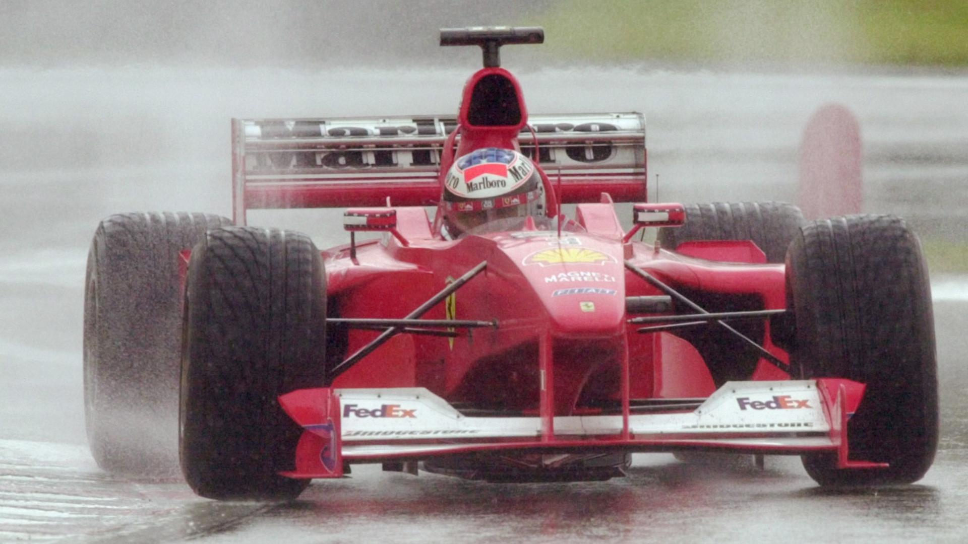 Gerade im Regen zeigt Schumacher immer wieder sein unglaubliches fahrerisches Talent.