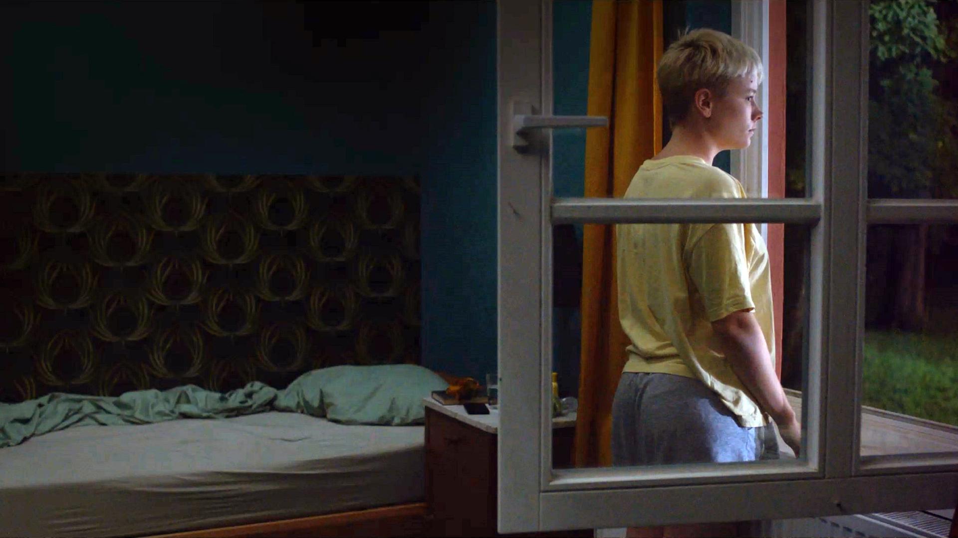 Weil sie sich weigert, die vorherrschenden Machtstrukturen anzuerkennen, ist die unangepasste Karla (Gwentsche Kollewjin) oft einsam.