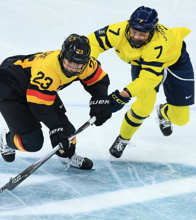 Lilli Welcke (Deutschland) und Mira Jungaker (Schweden) in Aktion. 