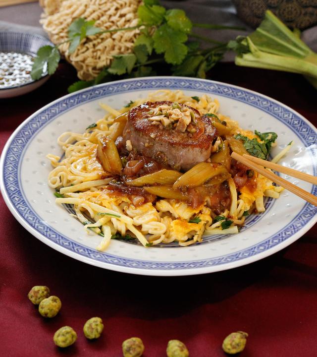 Schweinemedaillons süß-sauer mit Rhabarber