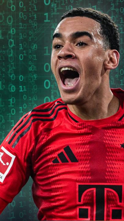 Jamal Musiala for einem Binärcode und einem Scherenschnitt eines Fußballspielers.