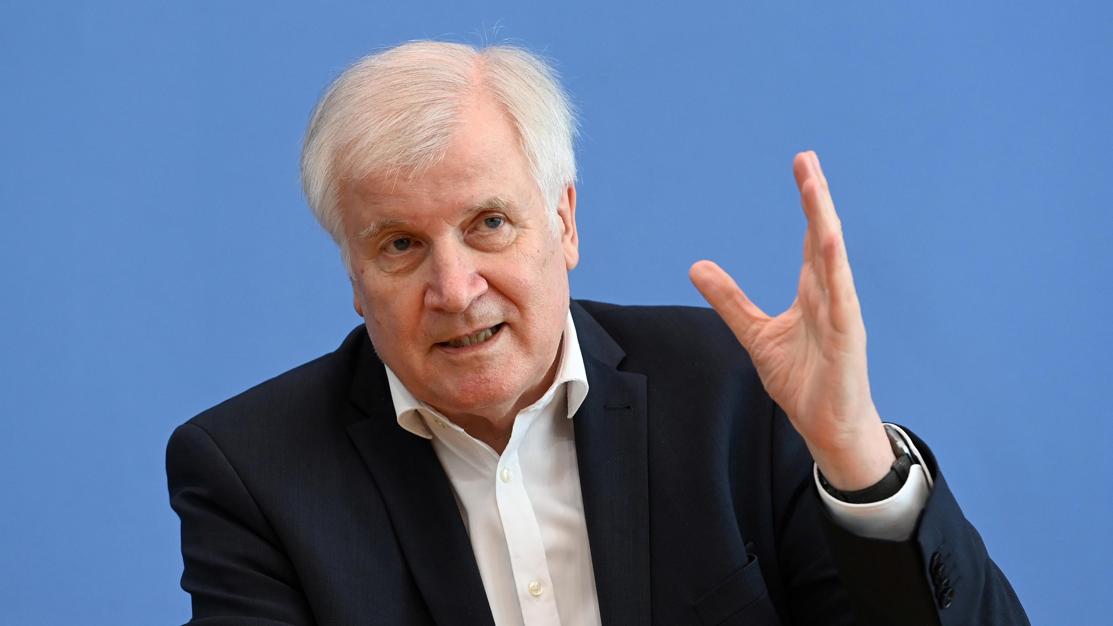 Innenminister Horst Seehofer in der Bundespressekonferenz.