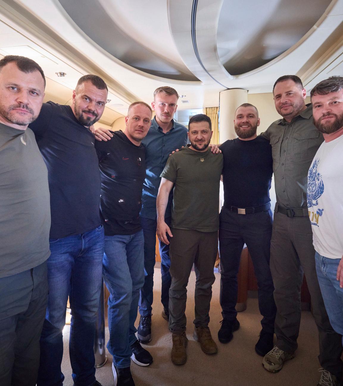 Selenskyj bringt Verteidiger von Azovstal in die Ukraine zurück