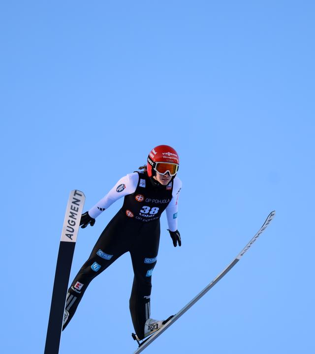 Skispringerin Selina Freitag beim Weltcup in Lahti