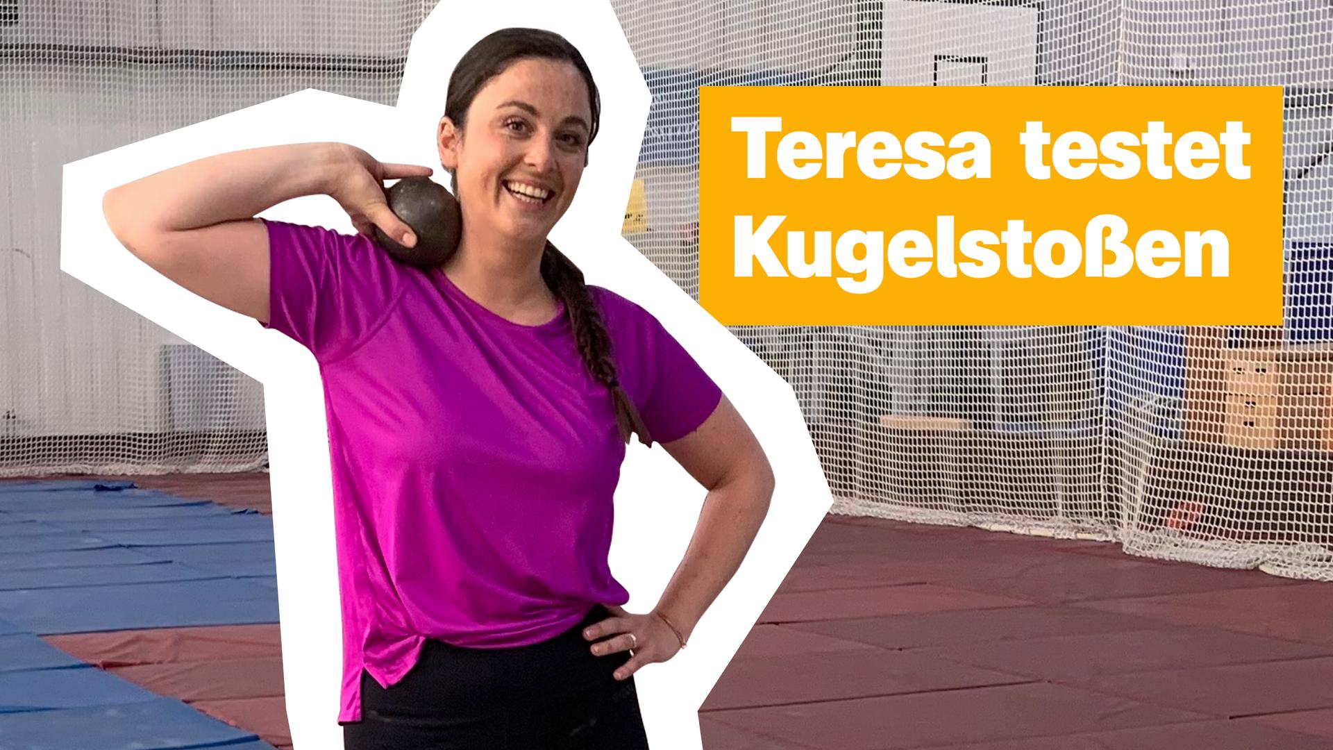 Teresa testet die Sportart Kugelstoßen.