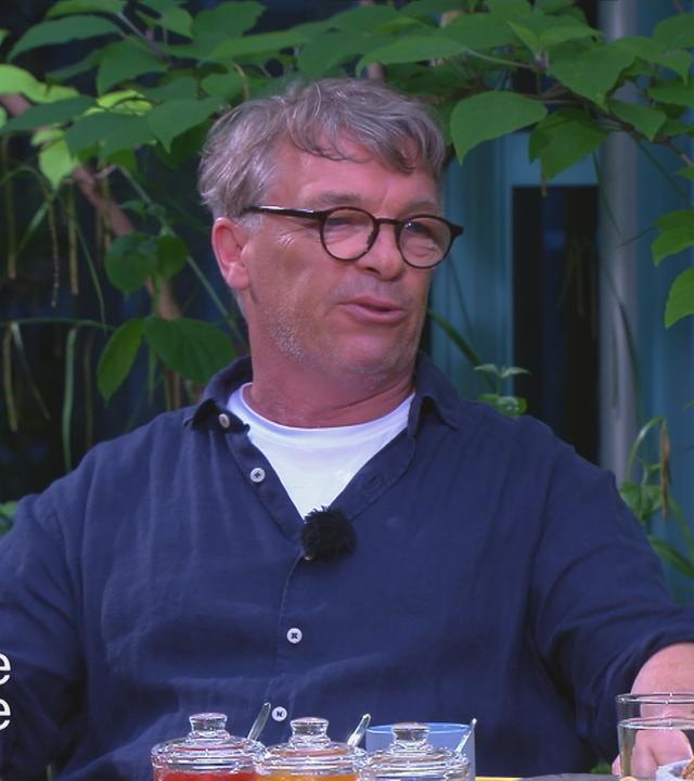 André Eisermann am "Volle Kanne"-Frühstückstisch
