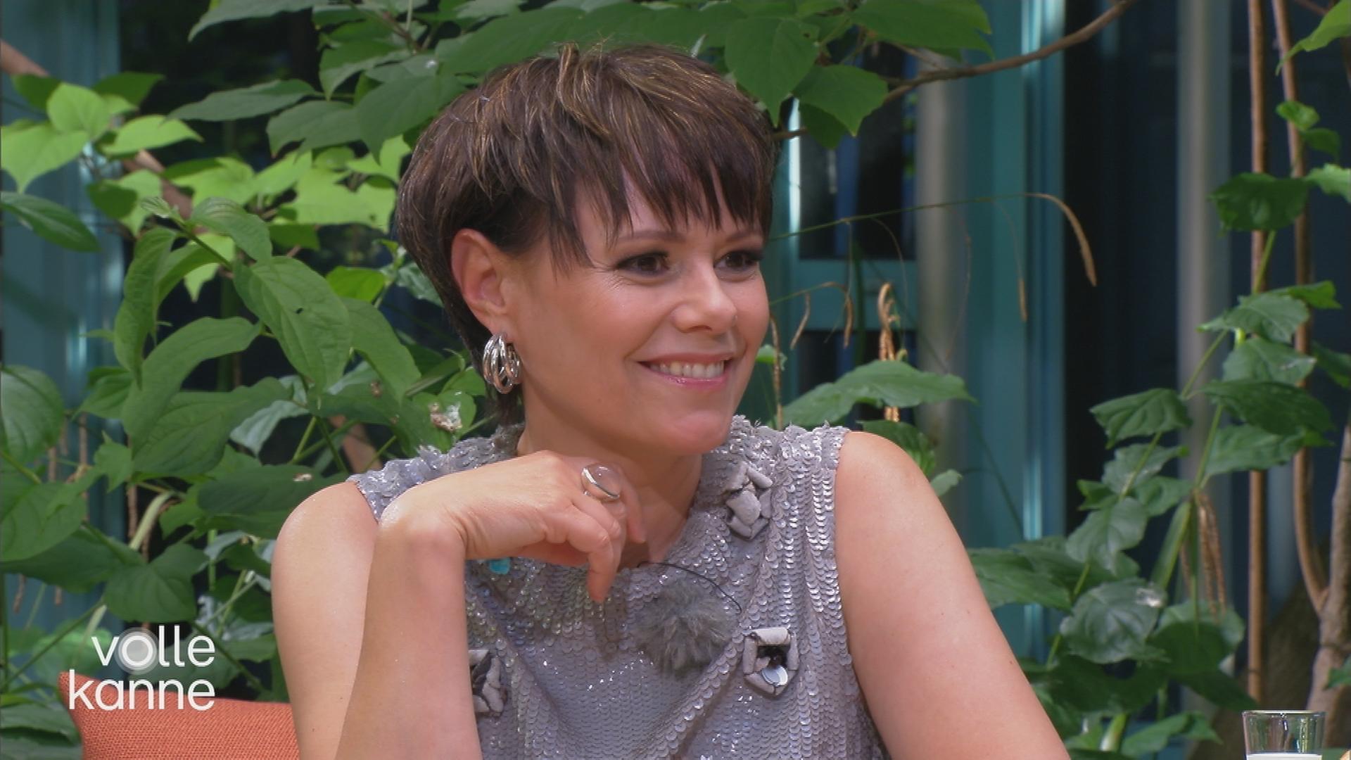 Francine Jordi am "Volle Kanne"-Frühstückstisch