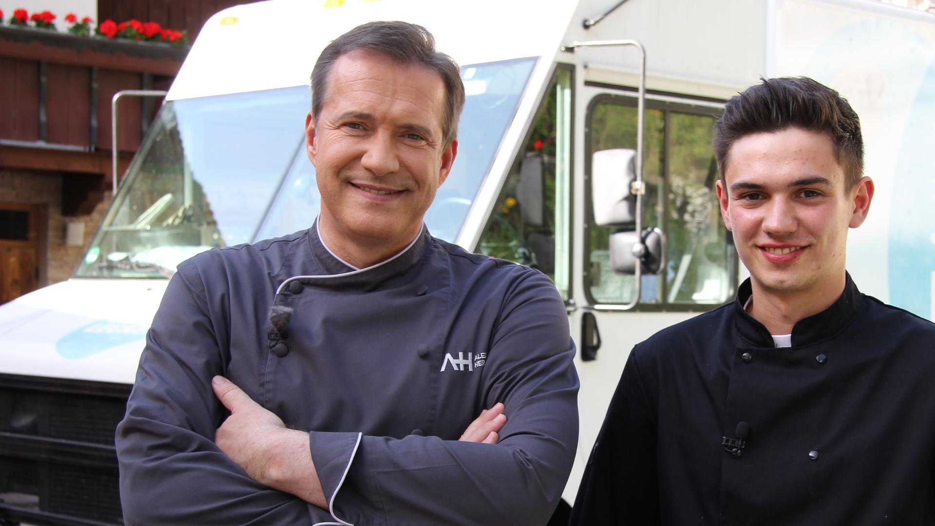 Sternekoch Alexander Herrmann mit seinem Herausforderer Hannes Heim