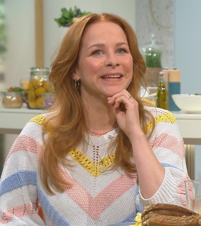 Jasmin Schwiers am Volle-Kanne-Frühstückstisch