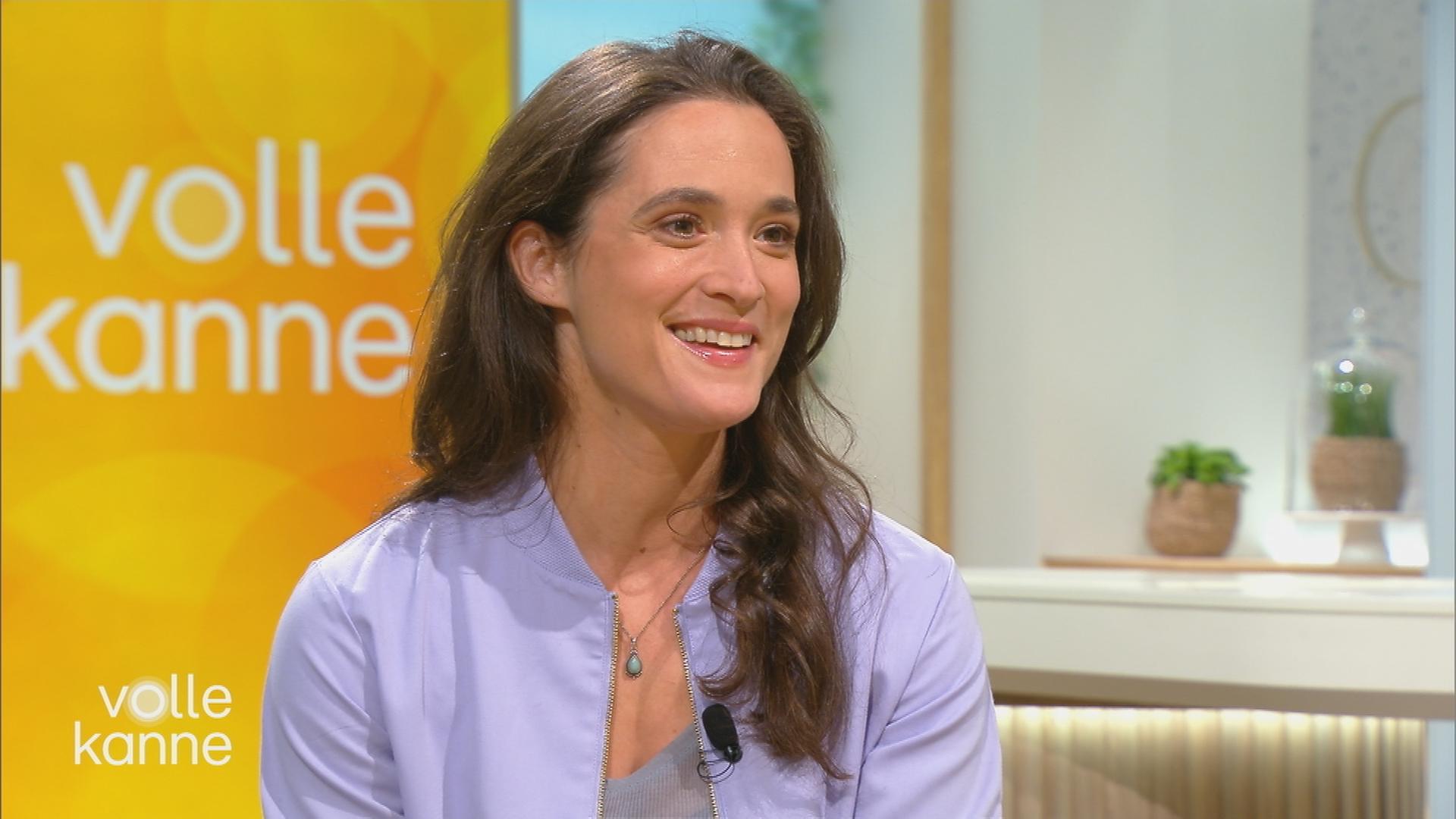 Friederike Brecht am Volle Kanne Frühstückstisch