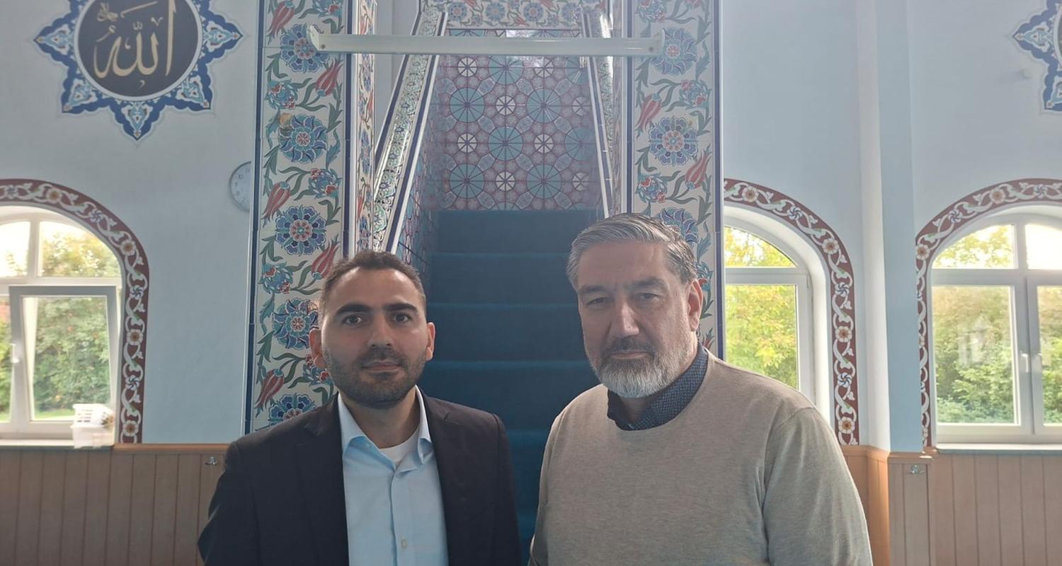 Theologe Serdar Aslan und "Forum"-Moderator Abdul-Ahmad Rashid in einer Moschee