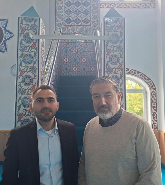 Theologe Serdar Aslan und "Forum"-Moderator Abdul-Ahmad Rashid in einer Moschee