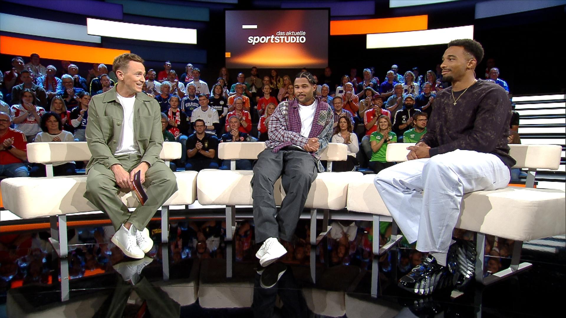 Der deutsche Leichtathlet Leo Neugebauer und der Fußballspieler Serge David Gnabry sind im Sportstudio.