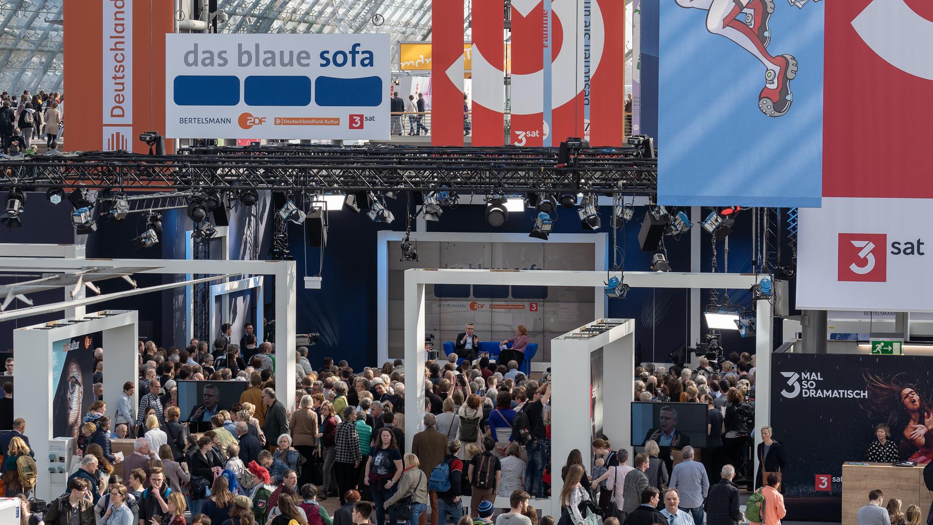 Das blaue Sofa mit Publikum Leipziger Buchmesse