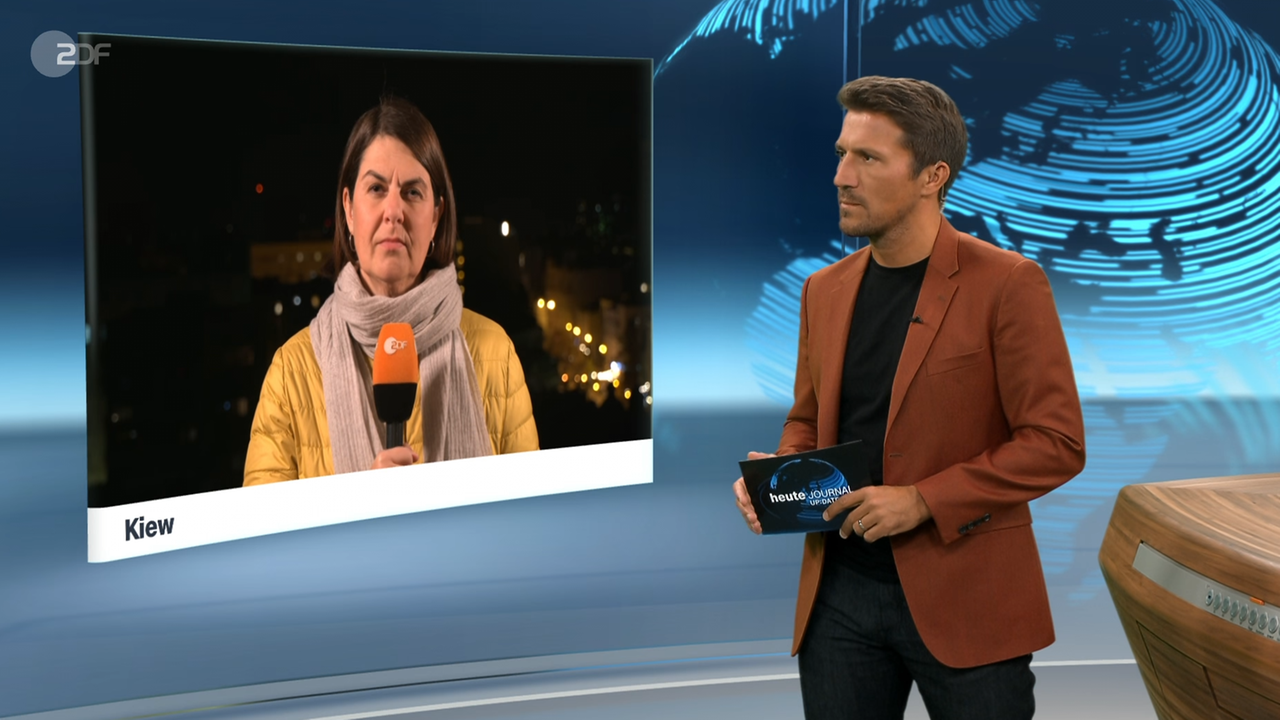 11.10.23: Christopher Wehrmann spricht in einem Schaltgespräch mit Anne Brühl.