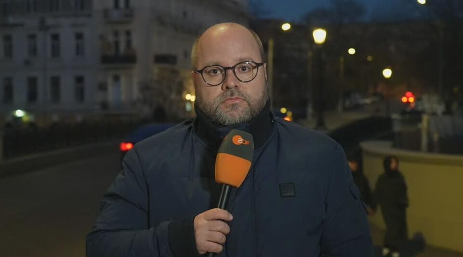 ZDF-Korrespondent Lessmeister ist zu sehen, aus Odessa.