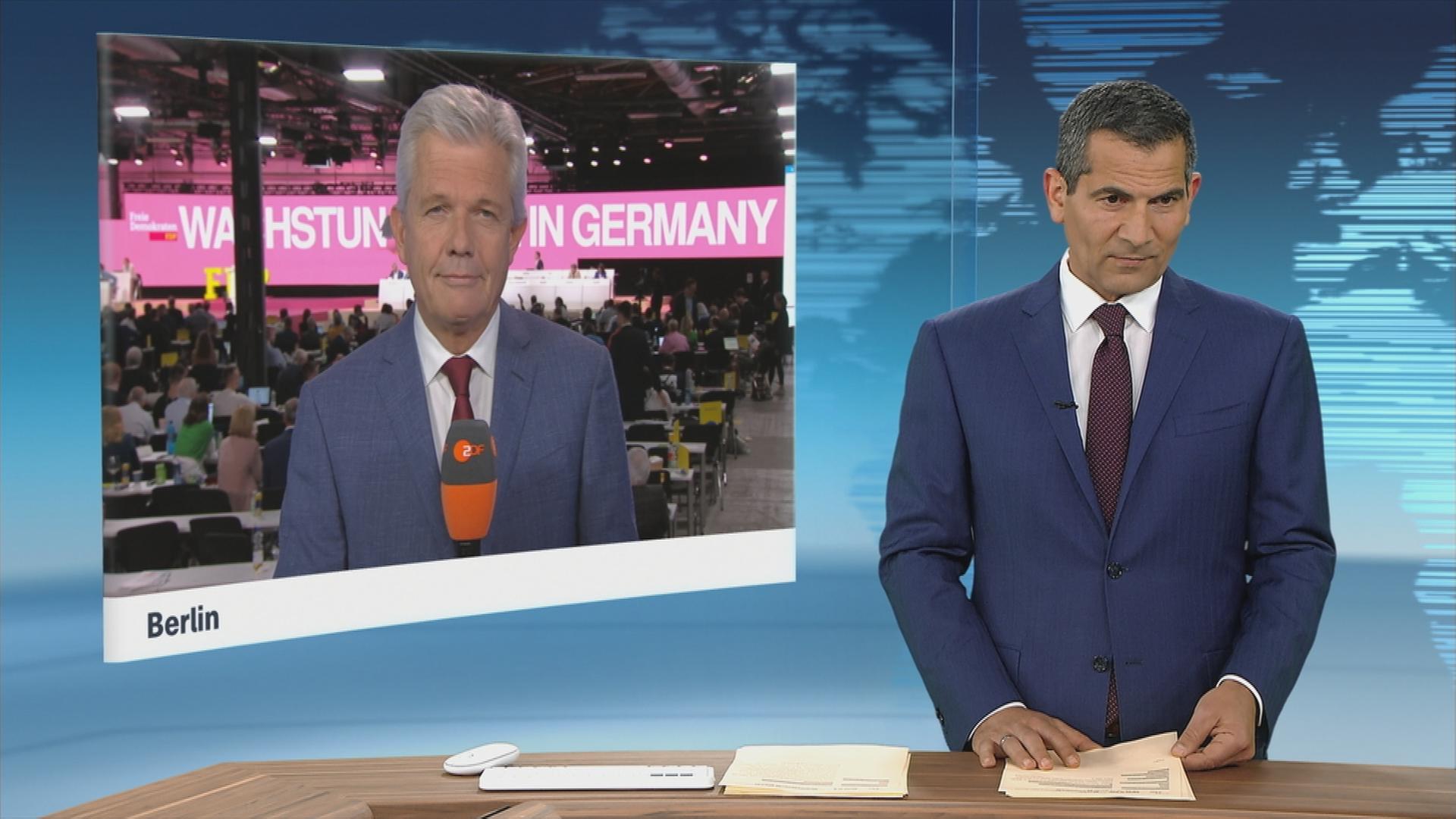 ZDF-Reporter Ralph Schumacher, zugeschaltet aus Berlin vom FDP Parteitag, im Gespräch mit Moderator Mitri Sirin im Studio.