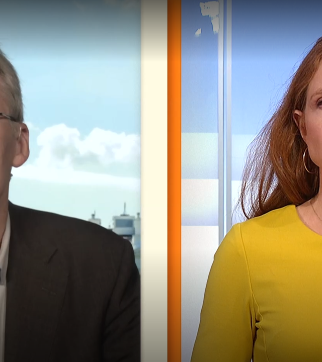 Elmar Theveßen und Mirjam Meinhardt im Schaltgespräch.
