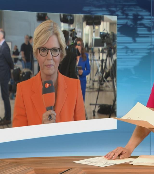 ZDF-Korrespondentin Ines Trams in einem Schaltgespräch.