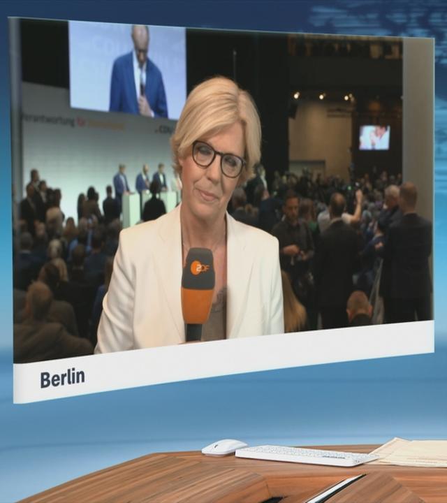 ZDF-Korrespondentin Ines Trams im Gasometer in Berlin.