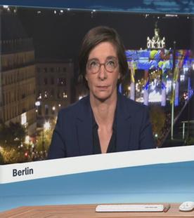 Moderatorin im Schaltgespräch mit ZDF-Hauptstadtkorrespondentin Diana Zimmermann