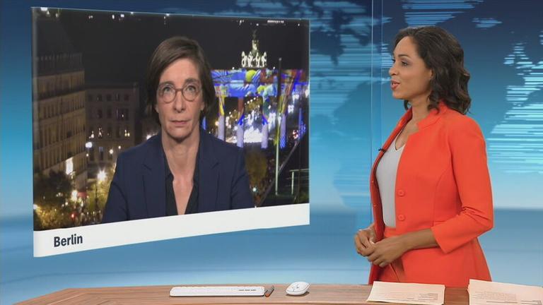 Moderatorin im Schaltgespräch mit ZDF-Hauptstadtkorrespondentin Diana Zimmermann