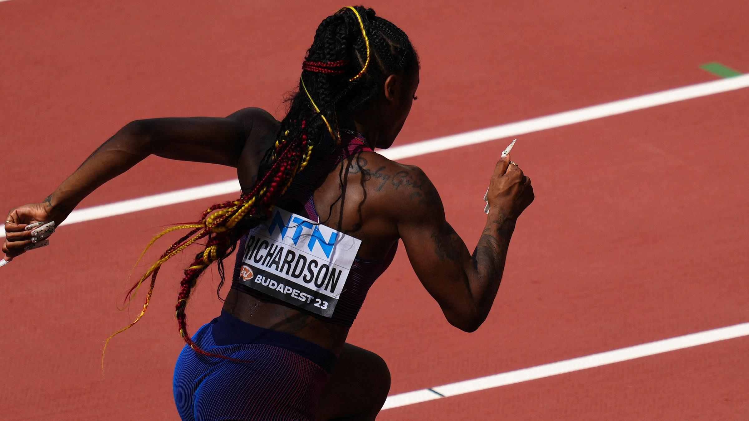 Sha'carri Richardson aus den USA in Aktion während Leichtathletik-Weltmeisterschaft in Budapest am 23.08.2023.