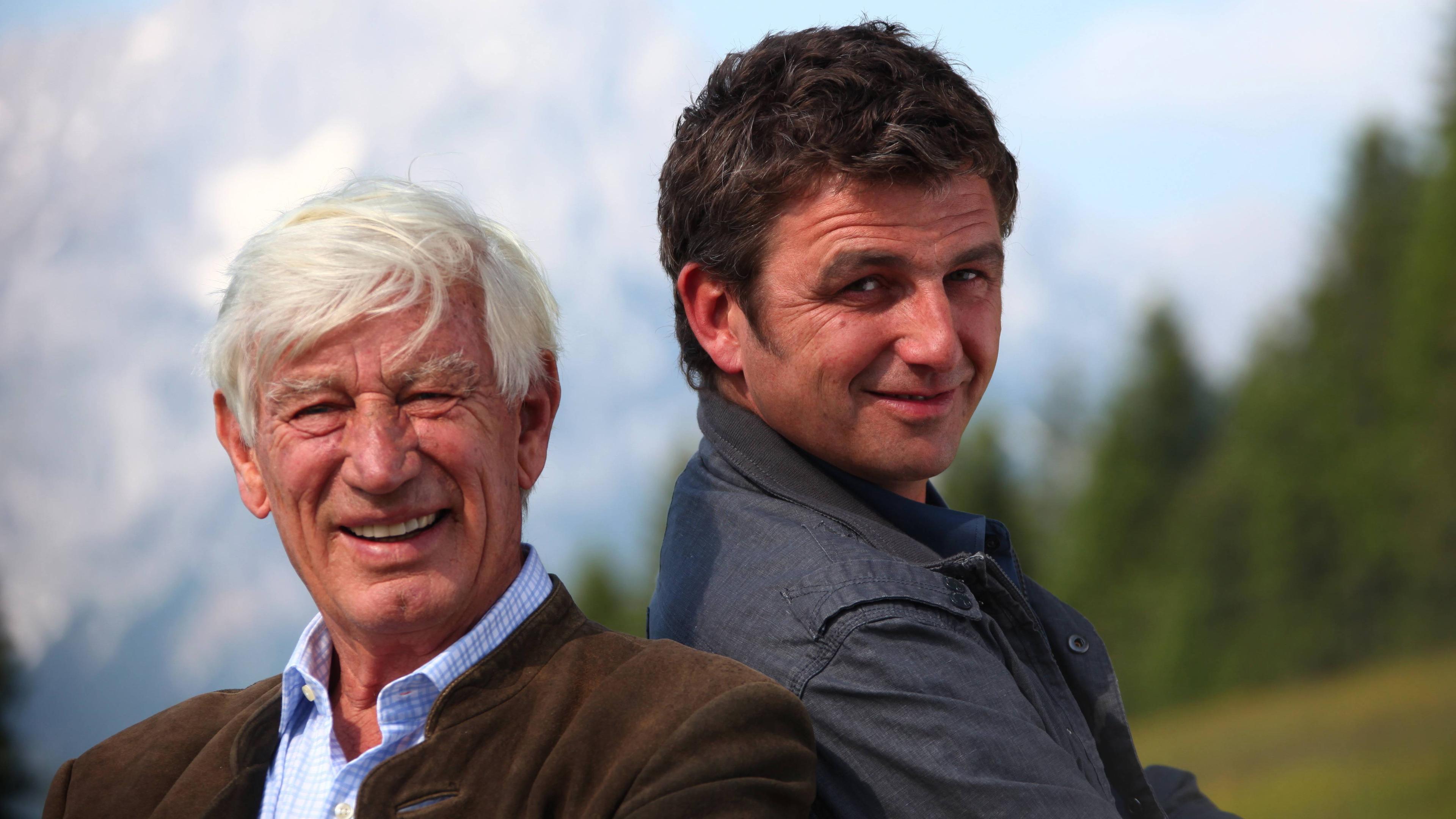 Siegfried Rauch und Hans Sigl während eines Pressetermins zur ZDF-Fernsehserie - Der Bergdoktor, aufgenommen am 05.06.2009 in Söll