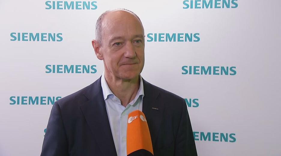 "Wir brauchen Talente von der ganzen Welt - das macht uns stark", tritt Siemens-Chef Roland Busch rechtsextremistischen Parolen entgegen.