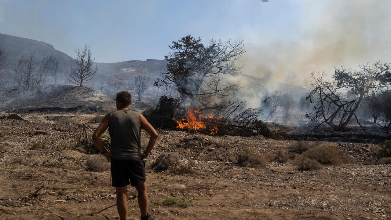 Waldbrände auf Rhodos toben weiter - ZDFheute