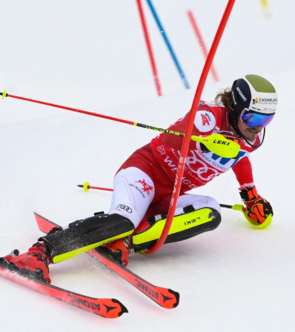 Der österreichische Skirennläufer Manuel Feller beim Slalom in Wengen
