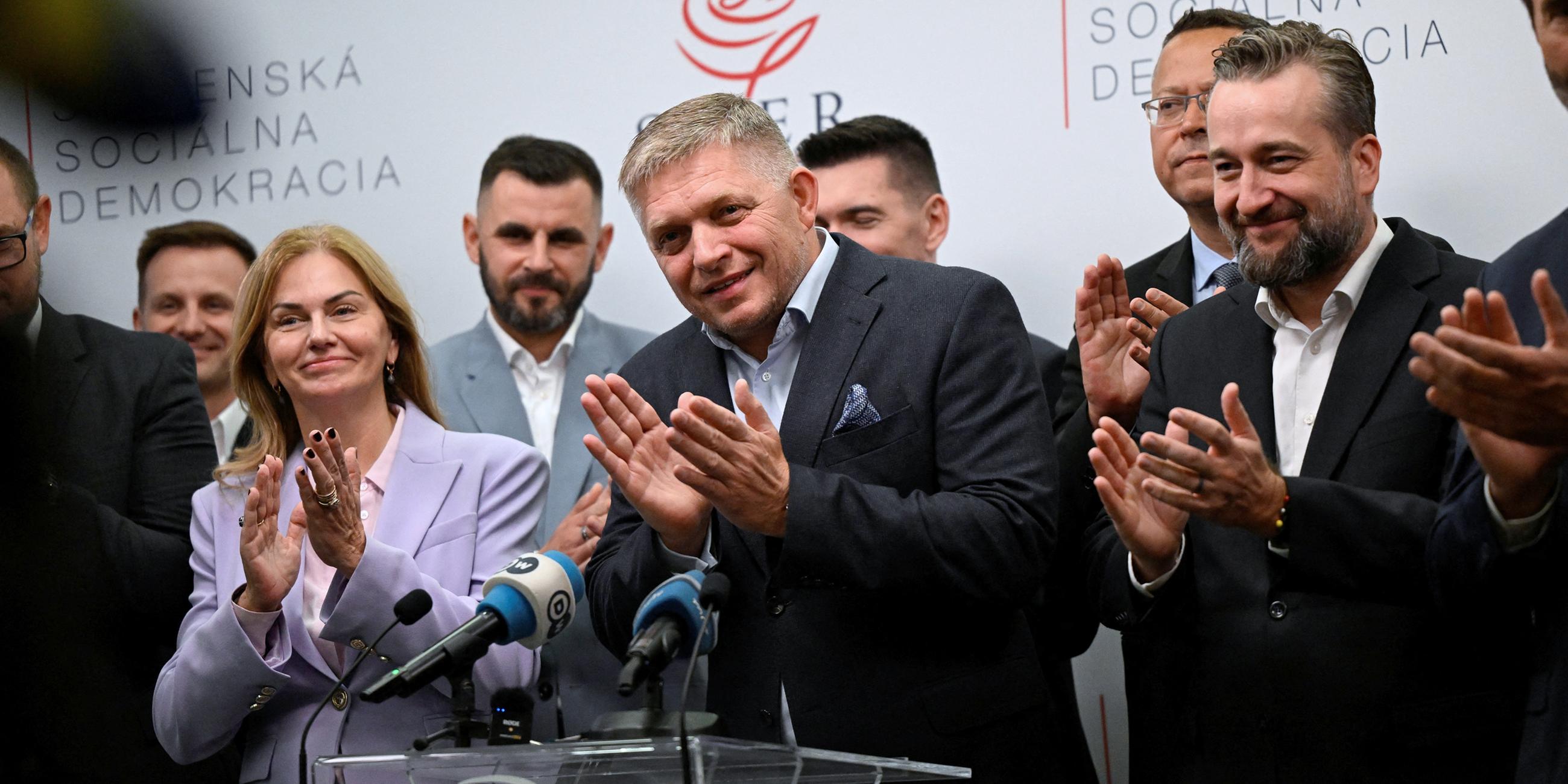 Früherer Ministerpräsident Robert Fico gewinnt Wahl in der Slowakei