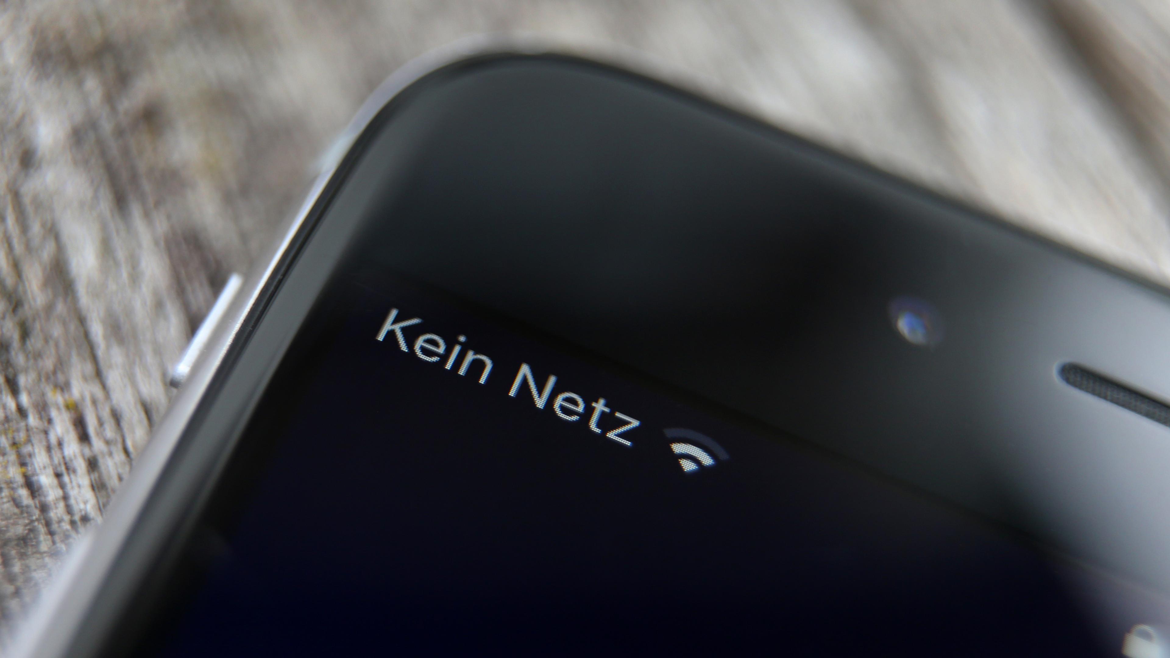 Die Aufschrift «Kein Netz» ist auf dem Bildschirm eines Mobiltelefons zu sehen, aiufgenommen am 13.08.2020
