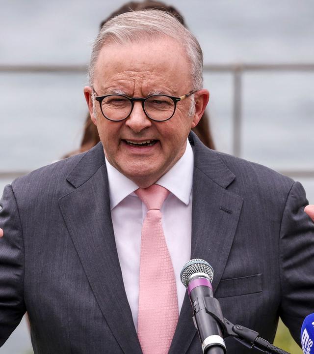 Der australische Premierminister Anthony Albanese spricht zum Start der australischen Social-Media-Reform. Jugendliche können Aps wie Instagram oder Snapchat nun erst ab 16 Jahren nutzen.