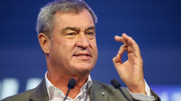 18.10.2026, Nordrhein-Westfalen, Bonn: Markus Söder (CSU), Ministerpräsident des Landes Bayern, spricht beim Deutschlandtag der Jungen Union auf der Bühne.