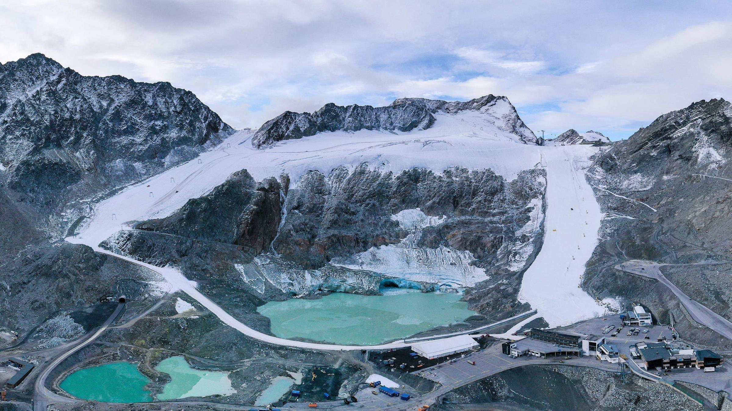 Die Pisten für den Weltcup-Auftakt am Söldener Rettenbachferner-Gletscher