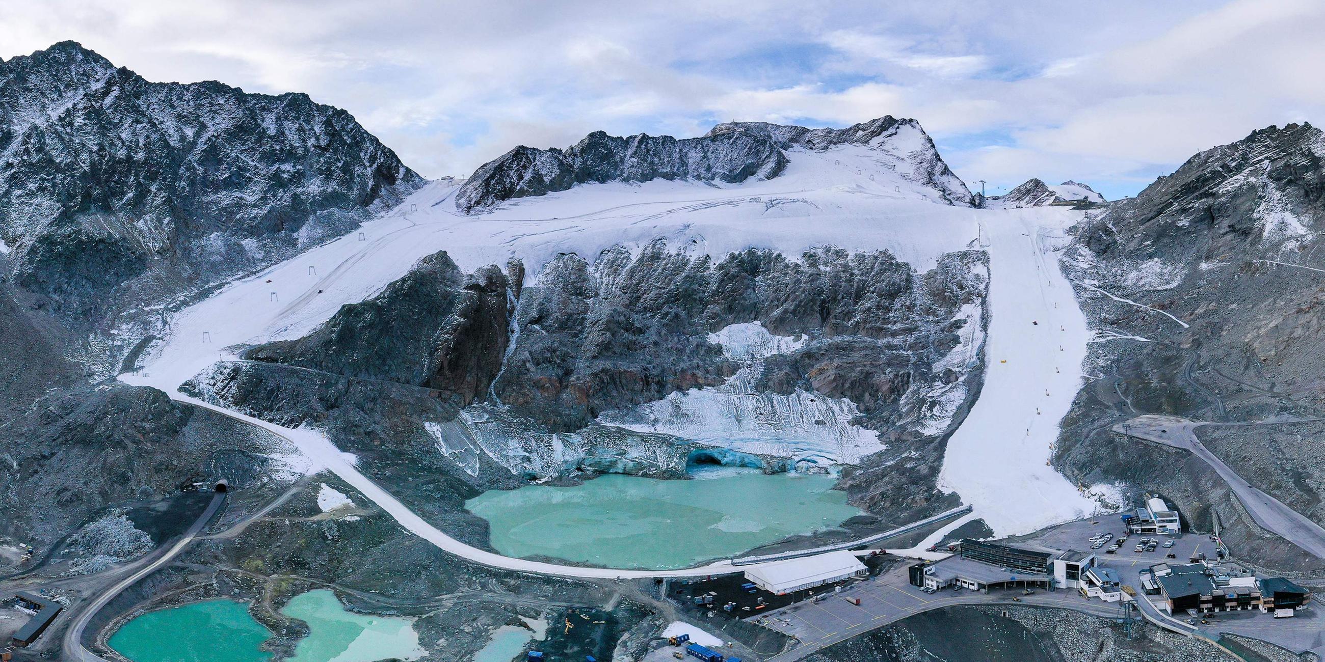 Die Pisten für den Weltcup-Auftakt am Söldener Rettenbachferner-Gletscher