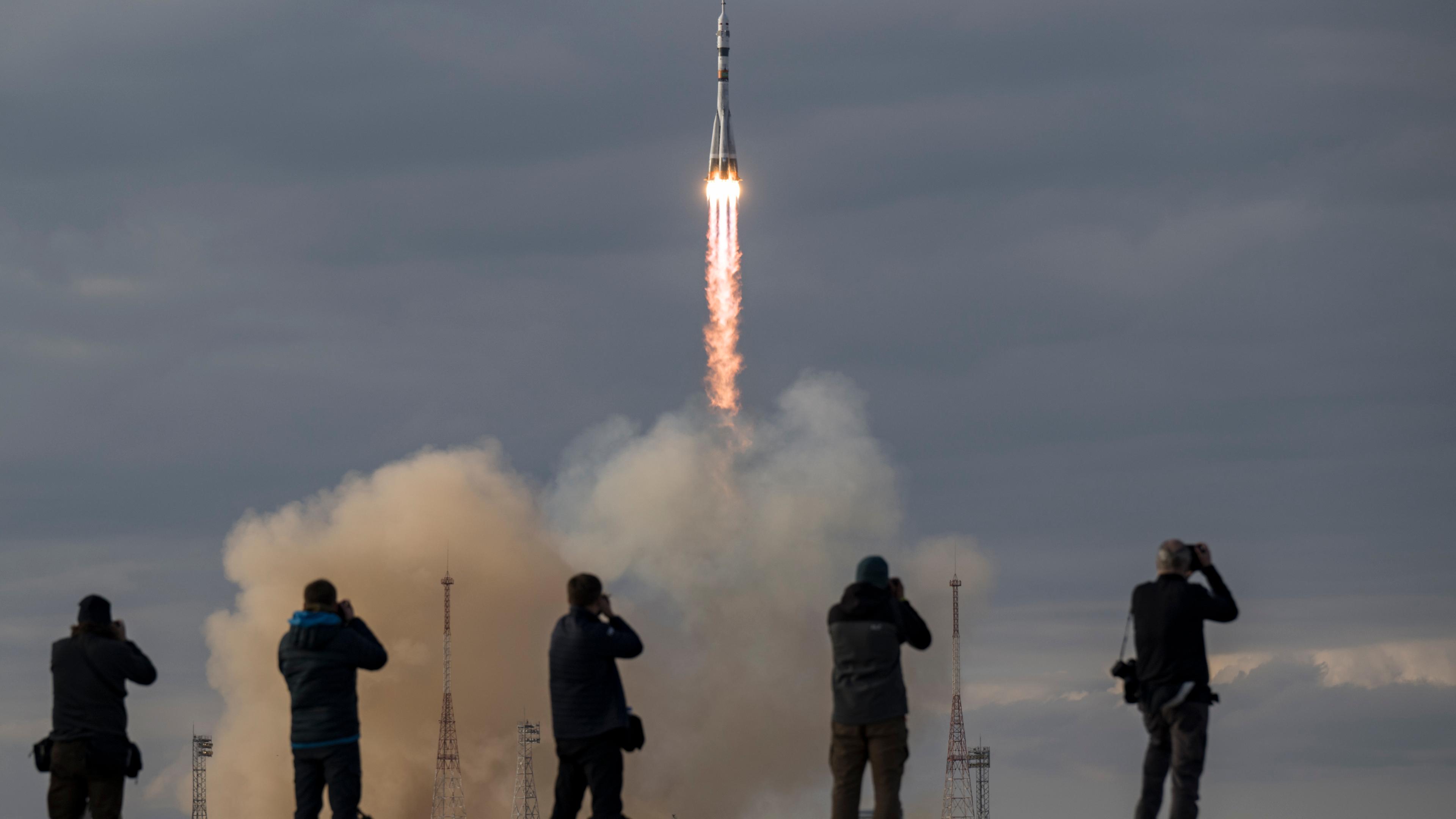 Der Start der russischen Sojus-Rakete in Kasachstan zog einige Fotografen an.