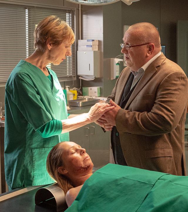 Helene (Katharina Blaschke), Antje Breede (Daniela Trittner) und  Reuter (Udo Kroschwald)