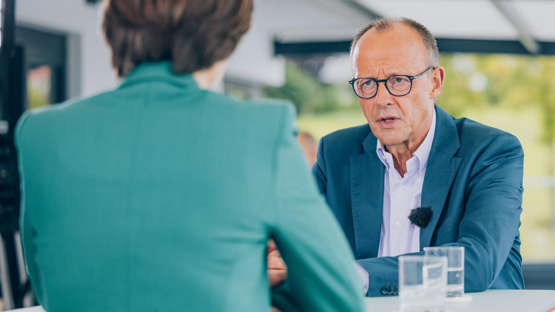 "Berlin direkt - Sommerinterview - Sendung vom 31.08.2025": Friedrich Merz während des Interviews mit Diana Zimmermann.