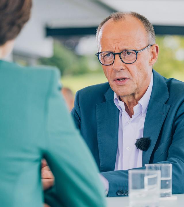 "Berlin direkt - Sommerinterview - Sendung vom 31.08.2025": Friedrich Merz während des Interviews mit Diana Zimmermann.