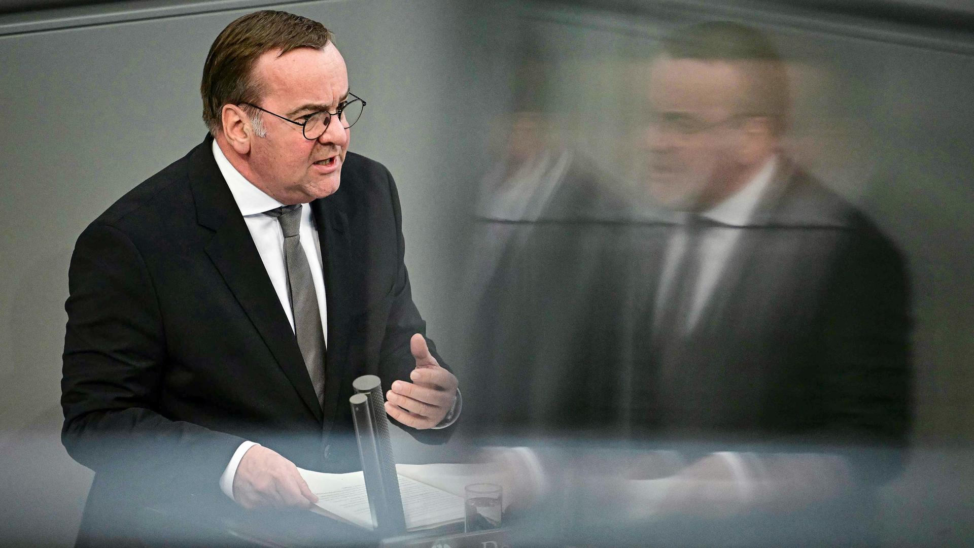 Boris Pistorius, aufgenommen am 18.03.2025 im Bundestag in Berlin