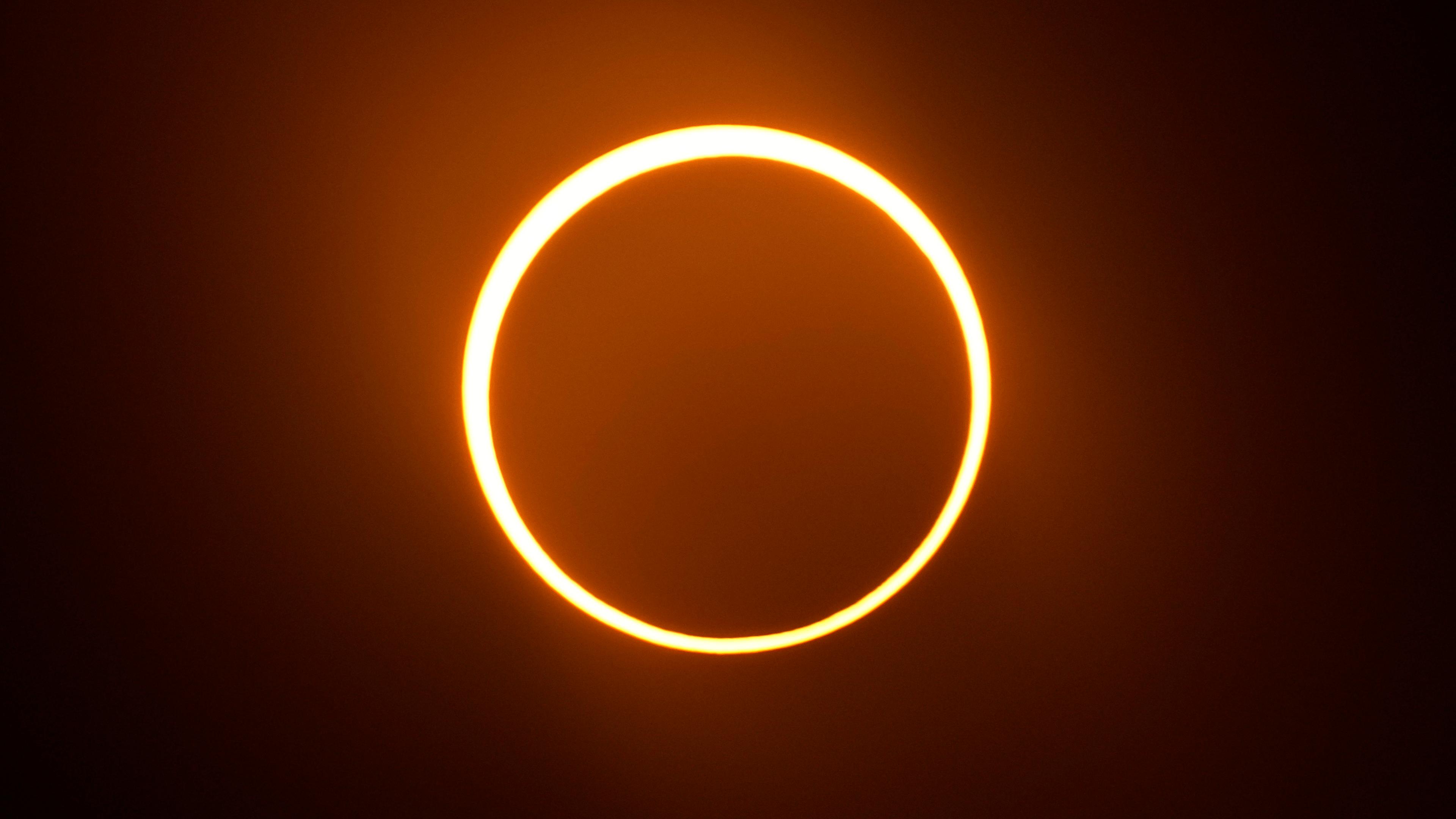 Die ringförmige Sonnenfinsternis ist von San Antonio aus gesehen
