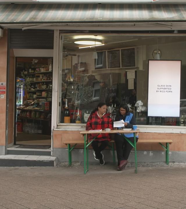 Sozialarbeiterin am Kiosk